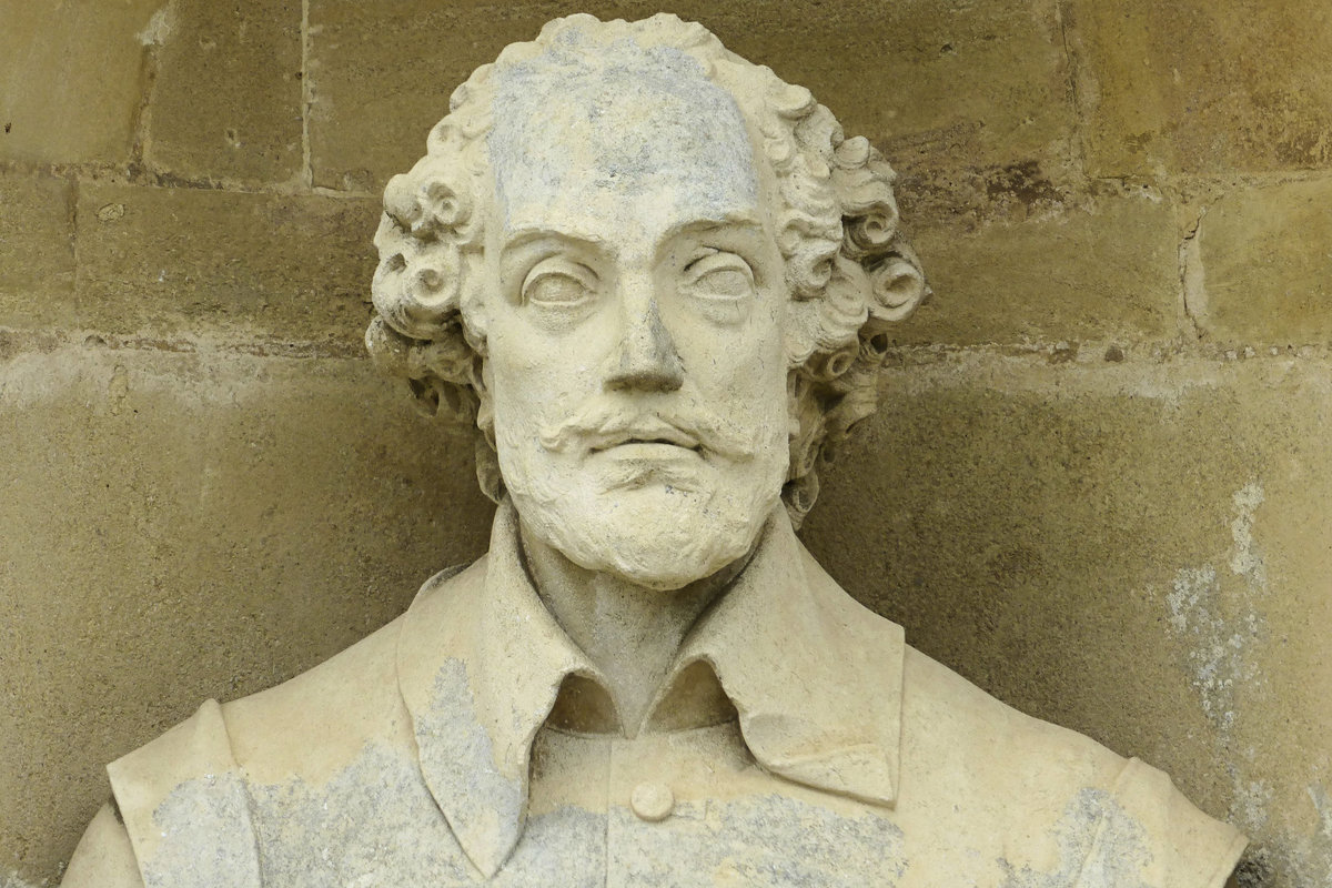 A statue of Shakespeare