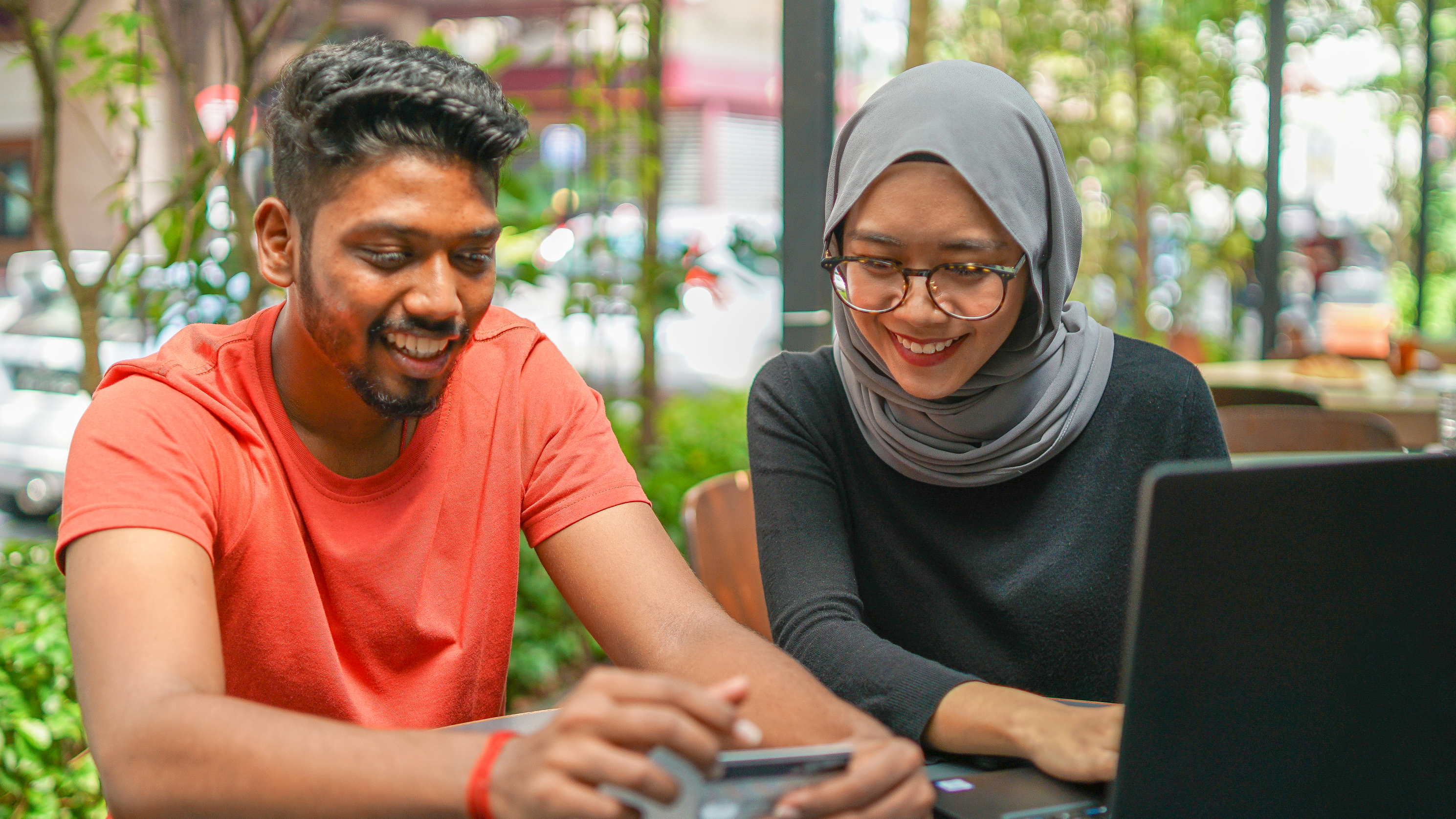 Muslim teachers in East Asia working together 