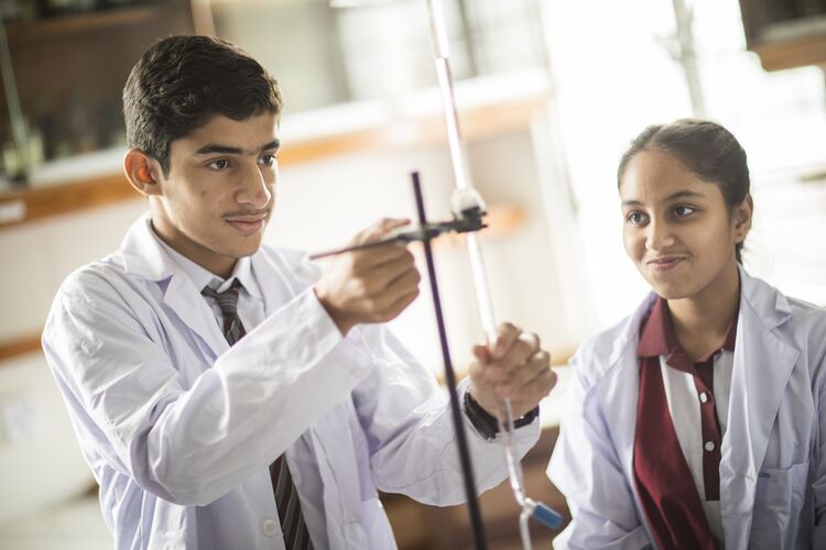 Two students in a CLIL science lesson in Pakistan