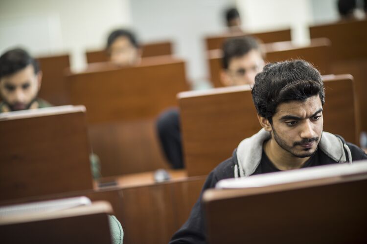 Students learning online in Pakistan